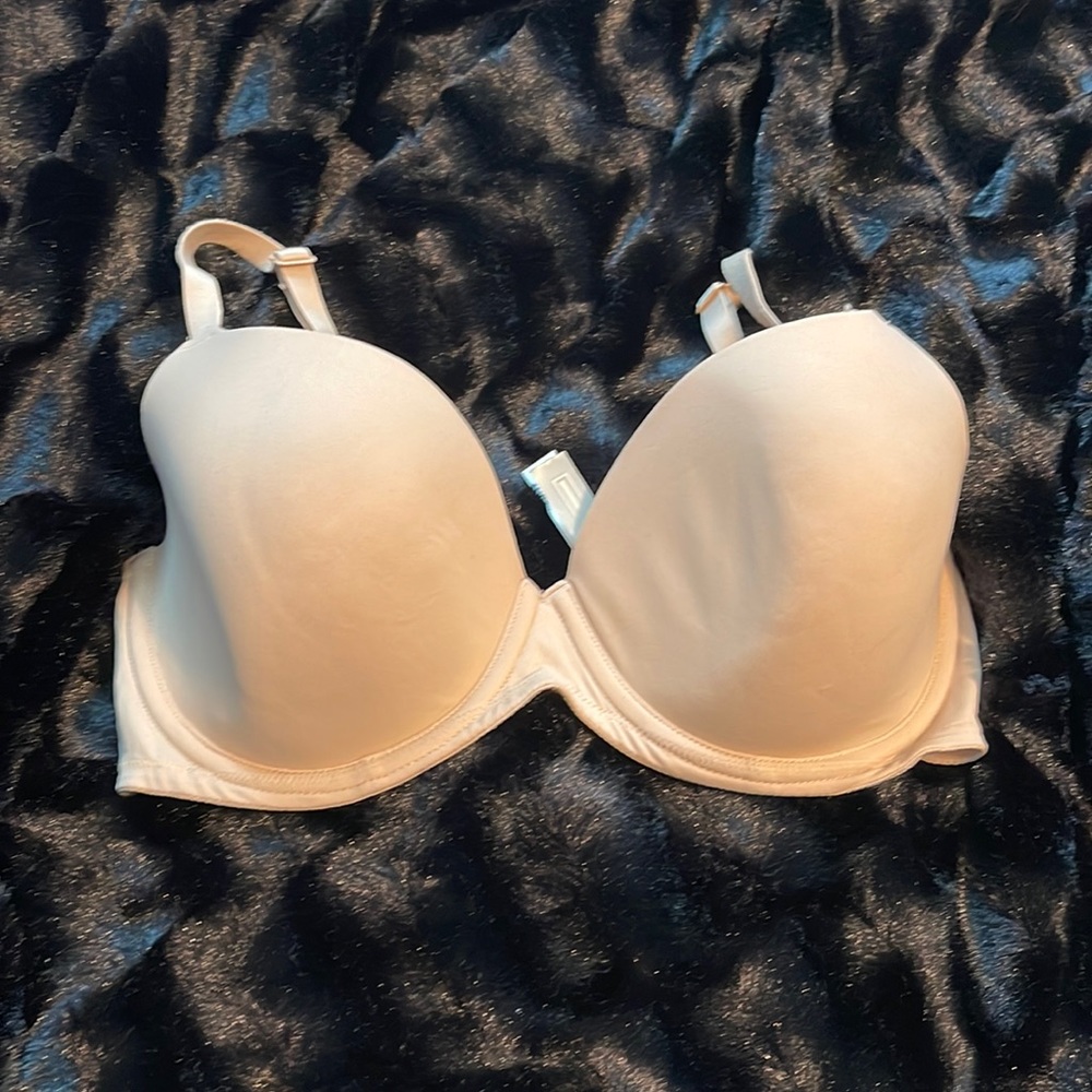 PINK Victoria secret wear‎ everywhere bra